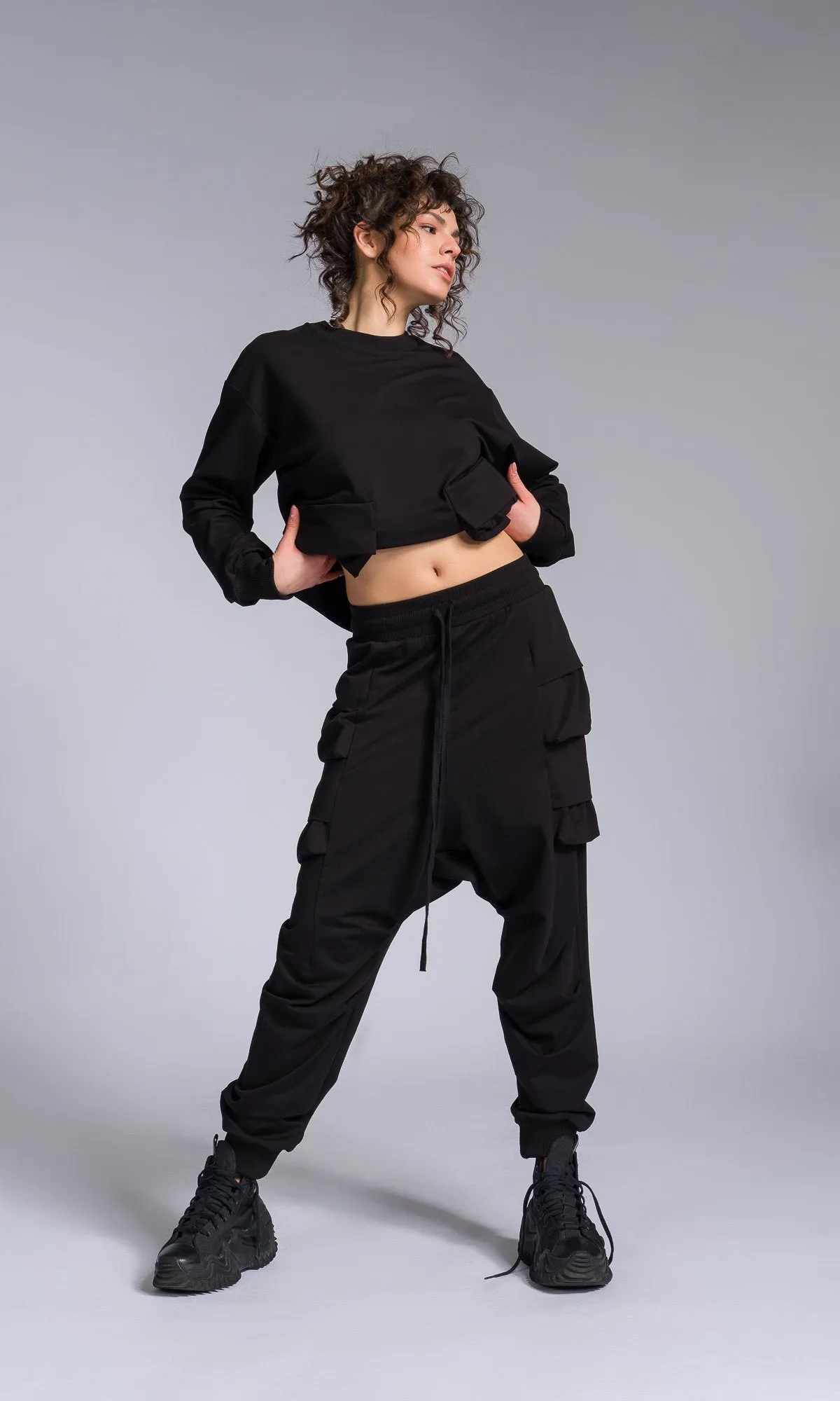 Two-piece Set of Layered Cargo Pockets Sweatshirt and Pants