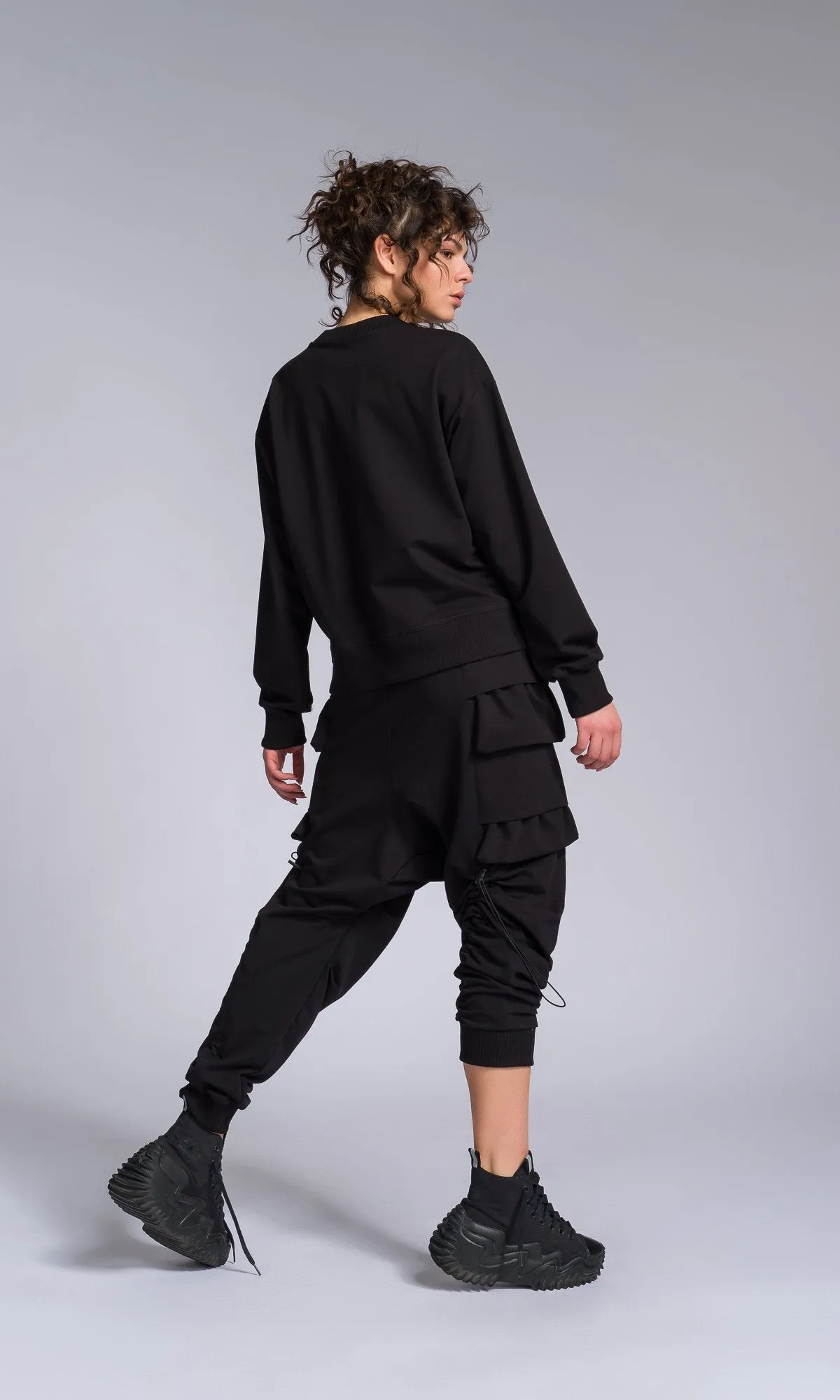 Two-piece Set of Layered Cargo Pockets Sweatshirt and Pants