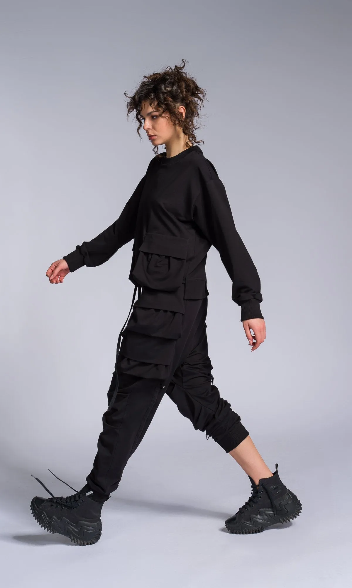 Two-piece Set of Layered Cargo Pockets Sweatshirt and Pants